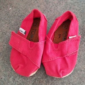Tom's baby shoes